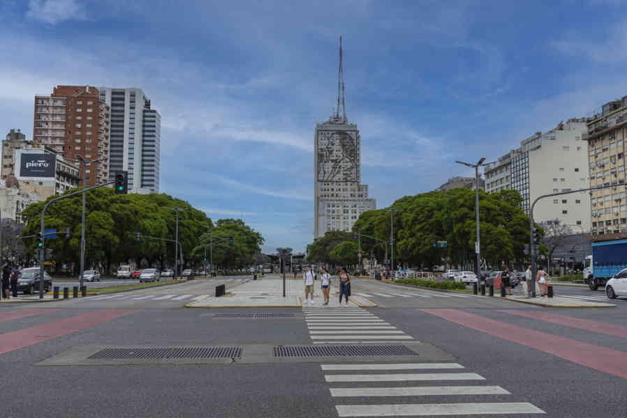 Argentina - Buenos Aires 026 - San Nicolás - Avenida 9 de Julio.jpg
